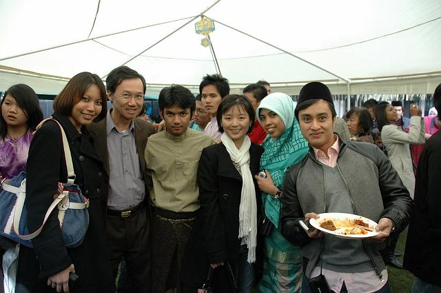 DSC_9377.jpg - group photo of malaysian students