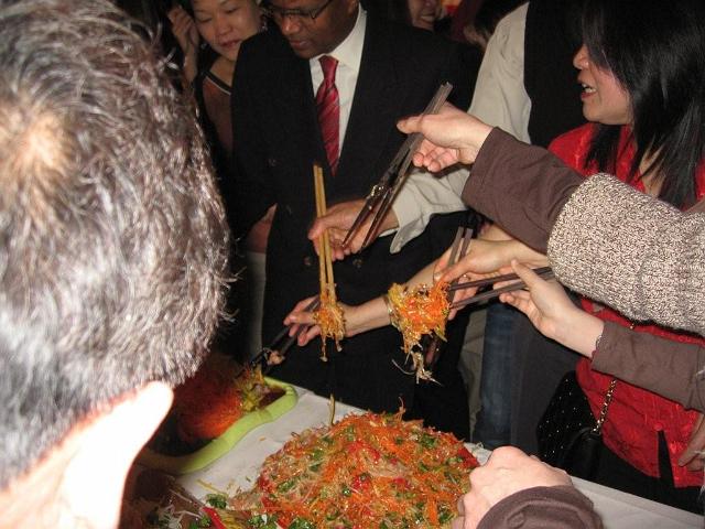 IMG_0064.jpg - all the guests participating in the "Yue Sang" tossing