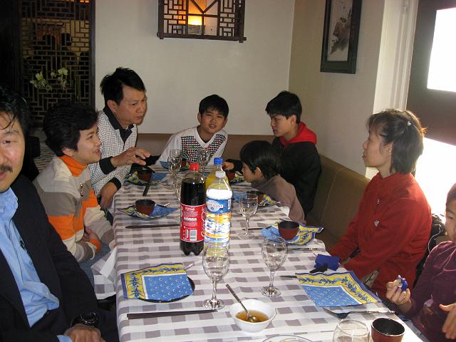IMG_1162.JPG - guests making new friends