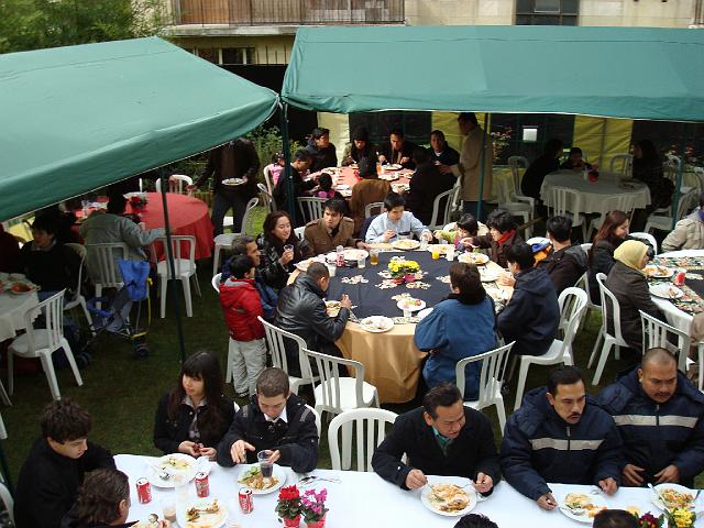 DSC00226.JPG - garden party lunch at Rumah Malaysia after the prize giving