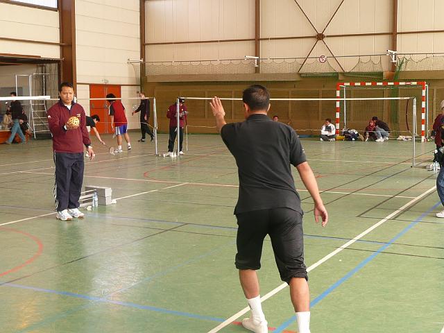 P1070932.JPG - MINDEF takraw team getting ready to serve